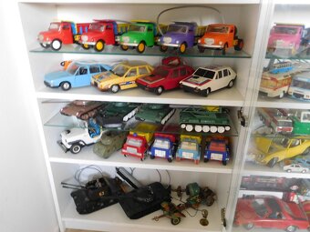 STARÉ RETRO HRAČKY - 4