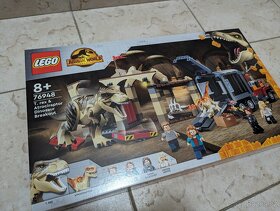 LEGO Jurassic World 76948 Útěk T-rexe a atrociraptora - 4
