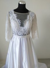 Saténové svatební šaty s vlečkou - 4