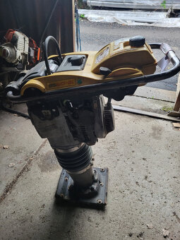 Vibrační pěch Wacker BS60-2i váha 80 Kg - 4