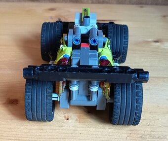 Lego technic zelený závoďák - 4
