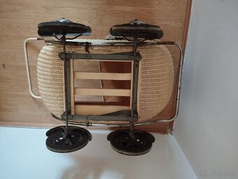 Retro proutěný kočárek pro panenky Liberta - 4