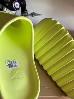 Glow Green - 4