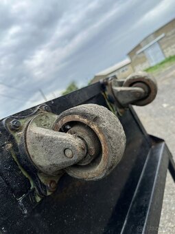 Stojan na oblečení industriální vzhled - 4