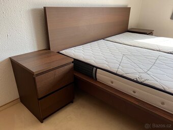 Postel IKEA MALM 180x200cm včetně dvou nočních stolků - 4
