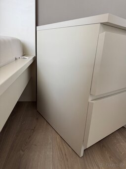Noční stolek MALM Ikea - 4