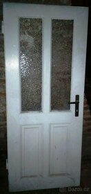 Dřevěné dveře, skříň, stará skříňka 1ks/1500,- - 4