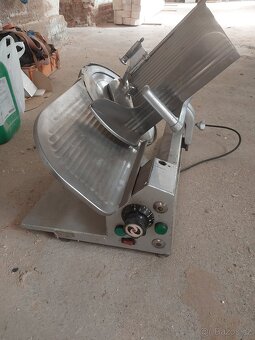 Prodám funkční nářezový stroj - 4