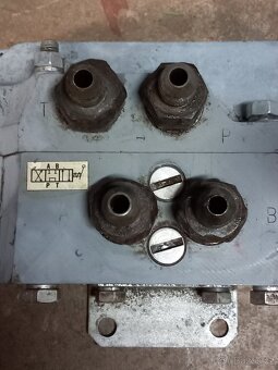 Hydraulický rozvaděč - 4