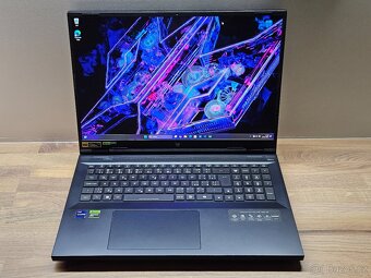 18" 240HZ 2K_PREDATOR HELIOS 18_i9-14900HX_32GB_RTX 4060 8G - 4