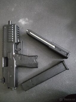 Samopal Uzi Airsoft - 4