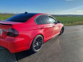 Podprahové lišty na BMW 3 - E90/E91/E92/E93 - černý lesk - 4