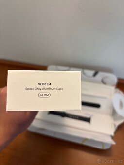 Apple watch series 4 44MM Space Gray - 4