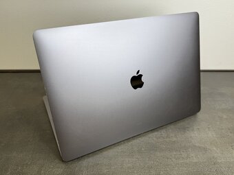 MacBook Pro 15'' 2018 / i9 / 32GB / 1TB SSD / Space Gray - - 4