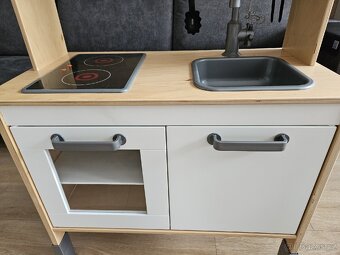Dětská kuchyňka IKEA s příslušenstvím - 4