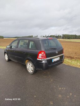 Opel Zafira B rok 2013 - 4