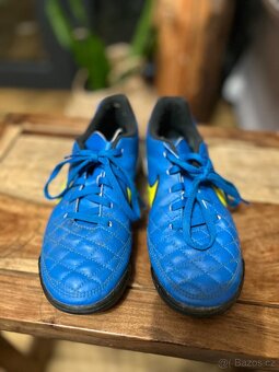 Chlapecké sportovní boty na fotbal, vel. 33 nike - 4