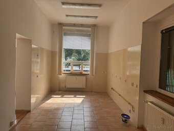 -----   ČIŽOVNÍ DŮM V BÍLINĚ    ----- - 4