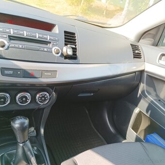 Mitsubishi Lancer 1.8 r.v. 2011 - 4
