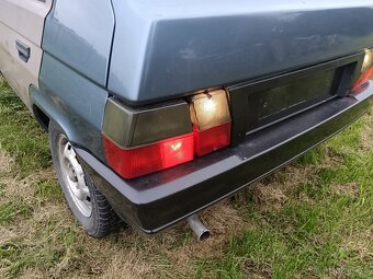 Favorit  r.v.1990 karbec pekny stav HP sporting - 4