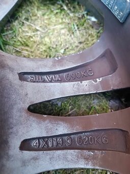 Hliníkové disky s pneumatikami - 4