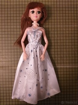 Panenka s 3D řasami - 4