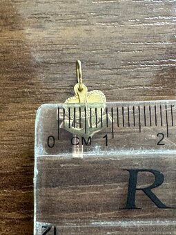 Zlatý přívěsek - 4