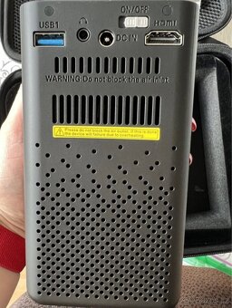 bezdrátový projektor Byintek P20 - 4