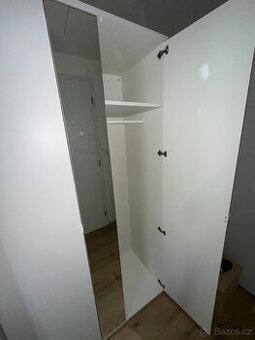 Bílá skříň IKEA - 4