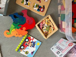 Set hraček pro 2-3 leté dítě-vkládačky,puzzle,telefony - 4