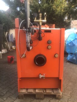 Prodám  kotel na olej  40 KW - 4