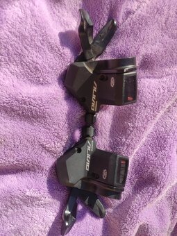 Řadící páčky Shimano Alivio - 4