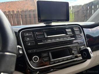 Prodám VW E-Up r.v. 2015 Highline - 4