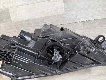 ŠKODA OCTAVIA 3 FACELIFT světlo LP LED 5E1941015F POŠKOZENÉ - 4