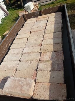 Prodám cihly pálené červené staré - 4