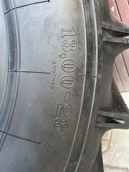 Pneu 13,00-28 - 4