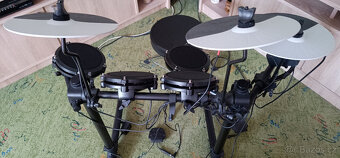 Elektronické bicí Alesis - 4