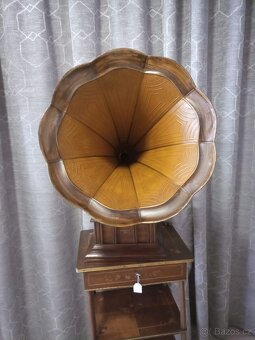 Gramofon s troubou - 4