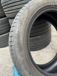 275/45r20 - 4