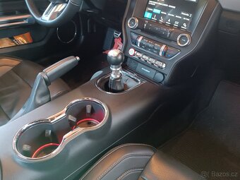 Prodám Ford Mustang 5.0 Gt V8,326kw,rv.2017 koupeno nové v Č - 4