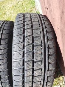 Prodám pneu 235/60 r18 - 4