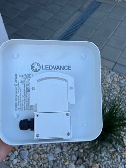 LED venkovní světla LEDVANCE – 2 ks + 1 zdarma, plně funkční - 4
