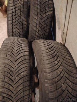 4ks alu disky orig. Renault 5x114,3 R17 + pneu 205/55 r17 - 4