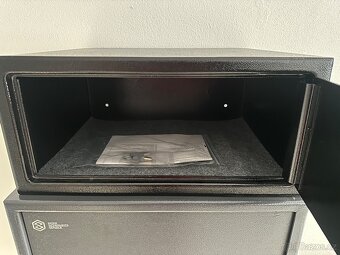 Trezor na zbraně/cennosti Yale AA001723 - 4