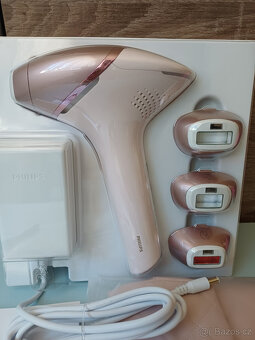 Epilátor Philips Lumea IPL Series 9900 BRI977/00 - 4