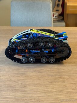 LEGO Technic 42140 - 4