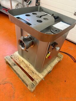 Mlýnek na maso – 1500 W, 800 kg/h - 4