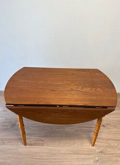 Rozkládací jídelní kulatý stůl z masivu - 4