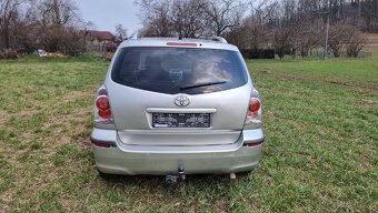 Toyota Corolla Verso - 4