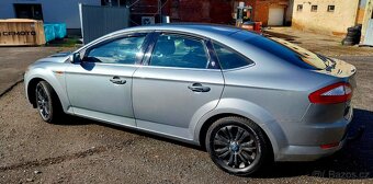 Ford Mondeo 2.0i - 4